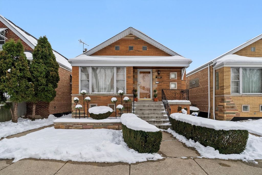 3915 W 64th Place, Chicago, IL 60629