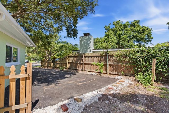 1516 ADELE PLACE, Largo, FL 33770