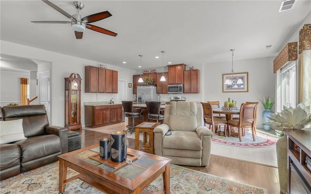 373 Manning Ln, Hampton, VA 23666