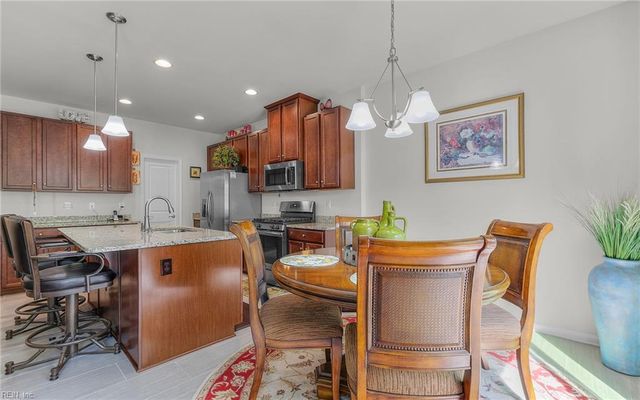 373 Manning Ln, Hampton, VA 23666