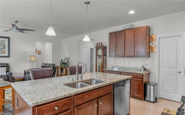 373 Manning Ln, Hampton, VA 23666