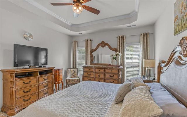 373 Manning Ln, Hampton, VA 23666