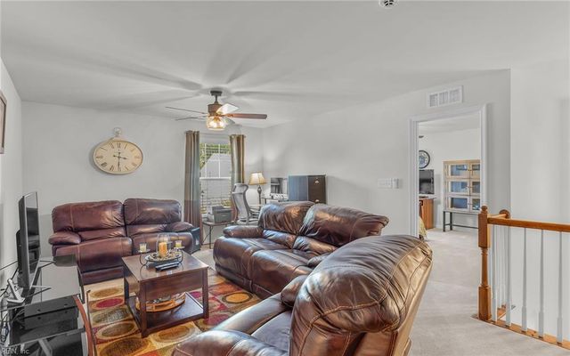 373 Manning Ln, Hampton, VA 23666