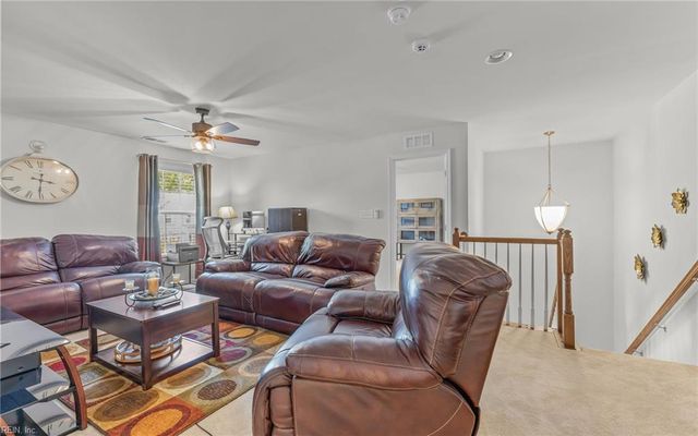 373 Manning Ln, Hampton, VA 23666