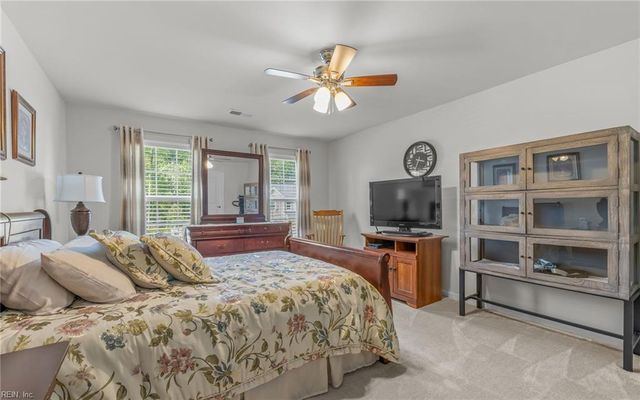 373 Manning Ln, Hampton, VA 23666