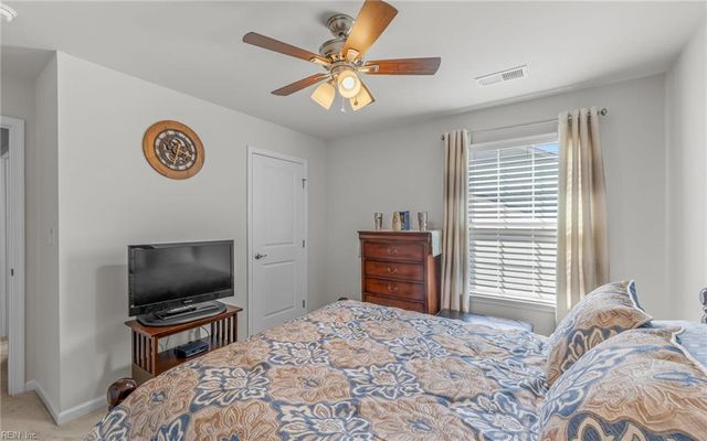 373 Manning Ln, Hampton, VA 23666