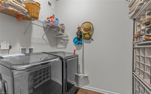 373 Manning Ln, Hampton, VA 23666