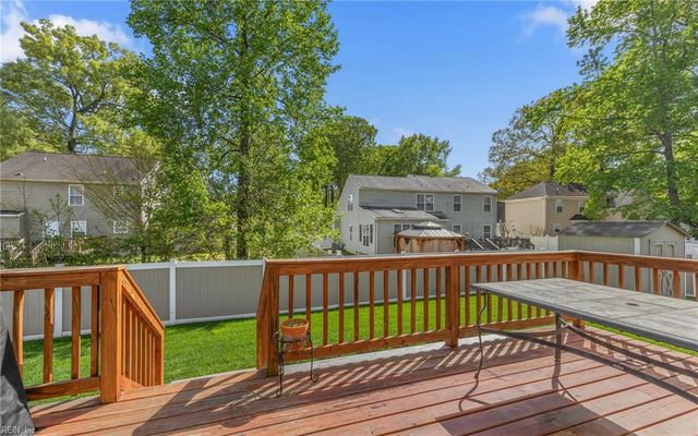 373 Manning Ln, Hampton, VA 23666