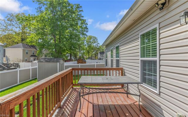 373 Manning Ln, Hampton, VA 23666