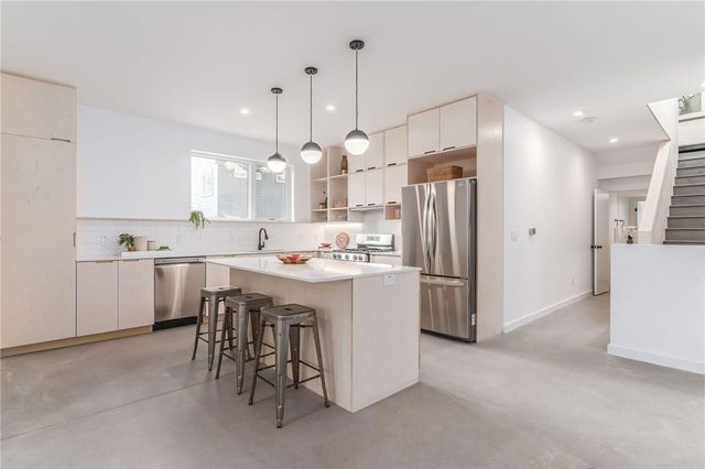 915 Tillery ST B, Austin, TX 78702