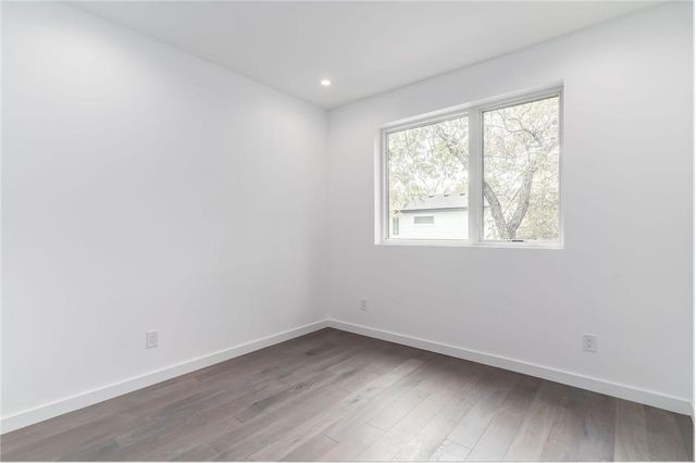 915 Tillery ST B, Austin, TX 78702