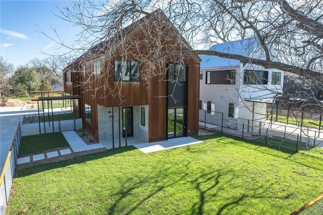 915 Tillery ST B, Austin, TX 78702