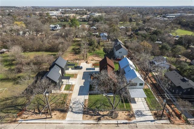 915 Tillery ST B, Austin, TX 78702