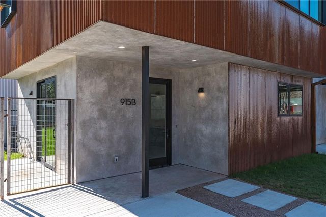 915 Tillery ST B, Austin, TX 78702