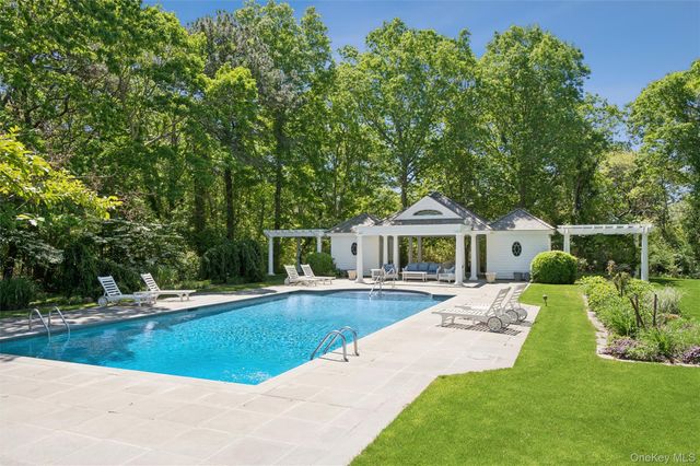 18 Jagger Lane, Westhampton, NY 11977