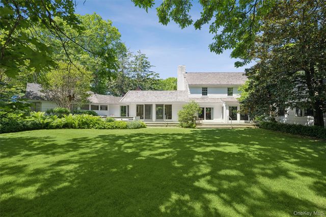 18 Jagger Lane, Westhampton, NY 11977