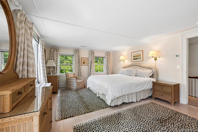 18 Jagger Lane, Westhampton, NY 11977