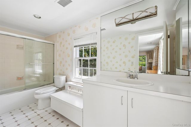 18 Jagger Lane, Westhampton, NY 11977