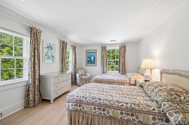 18 Jagger Lane, Westhampton, NY 11977