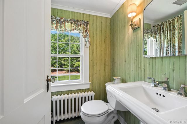 18 Jagger Lane, Westhampton, NY 11977