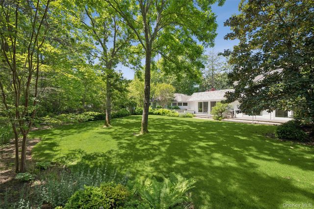 18 Jagger Lane, Westhampton, NY 11977