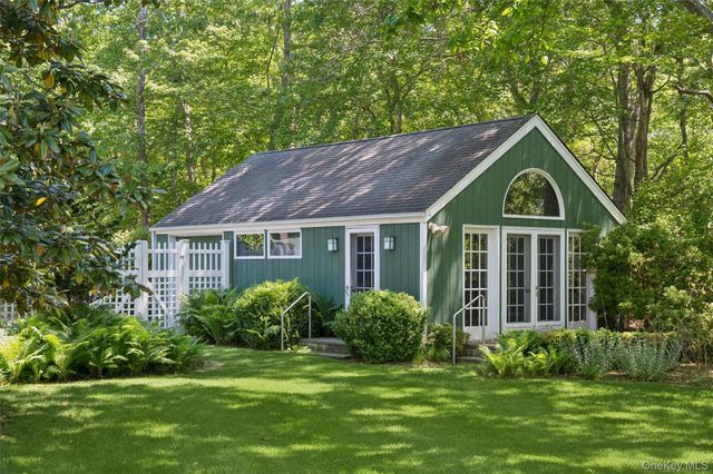18 Jagger Lane, Westhampton, NY 11977