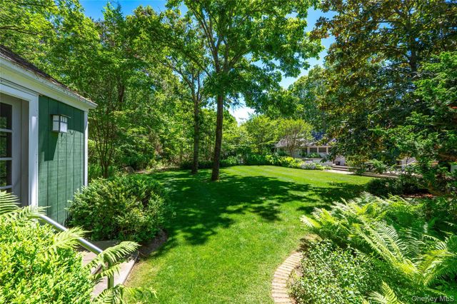 18 Jagger Lane, Westhampton, NY 11977