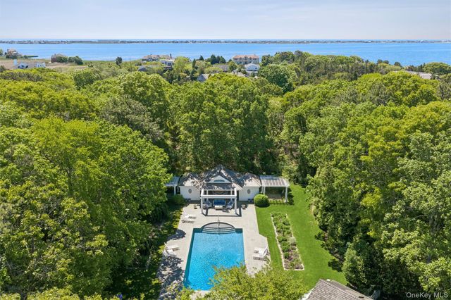 18 Jagger Lane, Westhampton, NY 11977