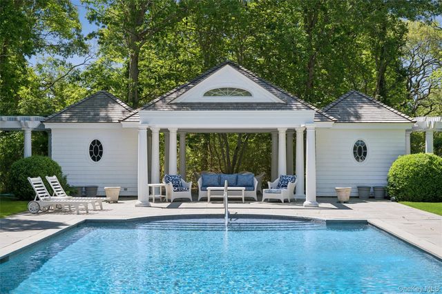 18 Jagger Lane, Westhampton, NY 11977