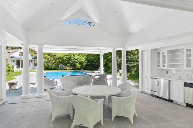 18 Jagger Lane, Westhampton, NY 11977
