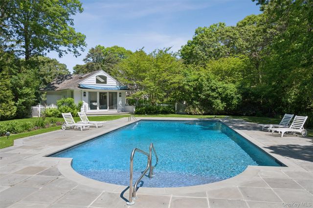 18 Jagger Lane, Westhampton, NY 11977