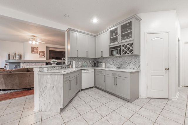 1310 Big Pines, Tomball, TX 77375