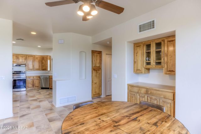 660 N Lazy J Way, Tucson, AZ 85748