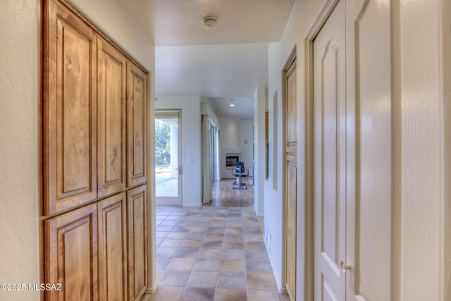 660 N Lazy J Way, Tucson, AZ 85748