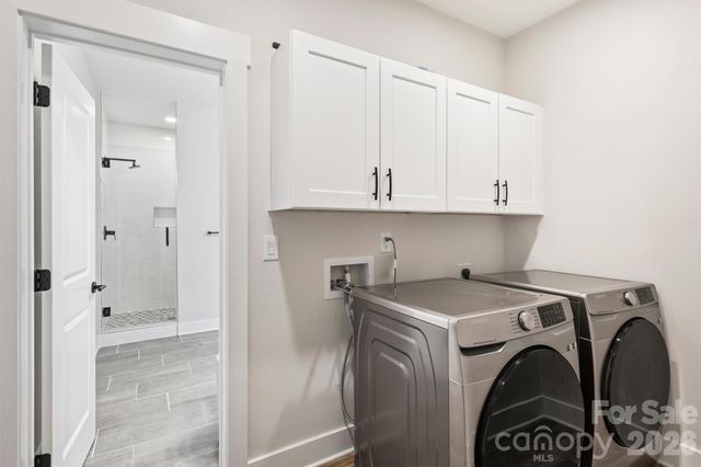 1002 Parkes Street, Matthews, NC 28105