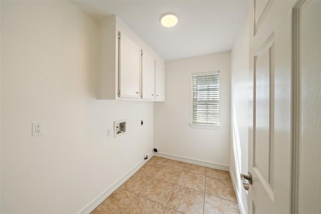 4214 Meadow Forest Lane, Kingwood, TX 77345
