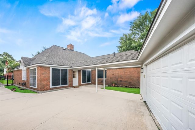 4214 Meadow Forest Lane, Kingwood, TX 77345