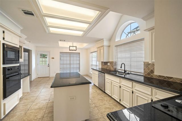 4214 Meadow Forest Lane, Kingwood, TX 77345