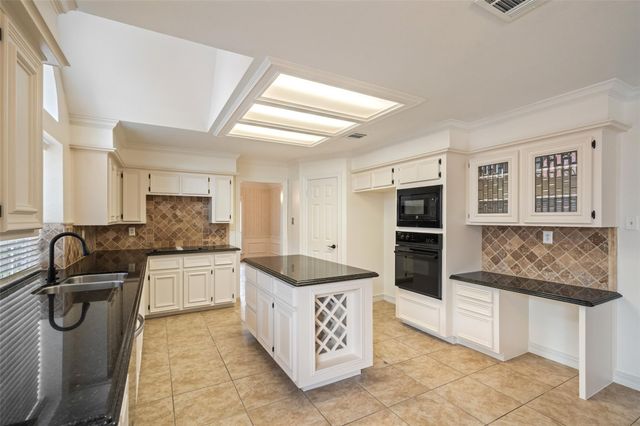 4214 Meadow Forest Lane, Kingwood, TX 77345