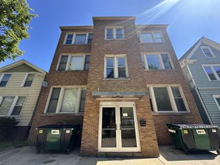 915 College AVENUE, Racine, WI 53403