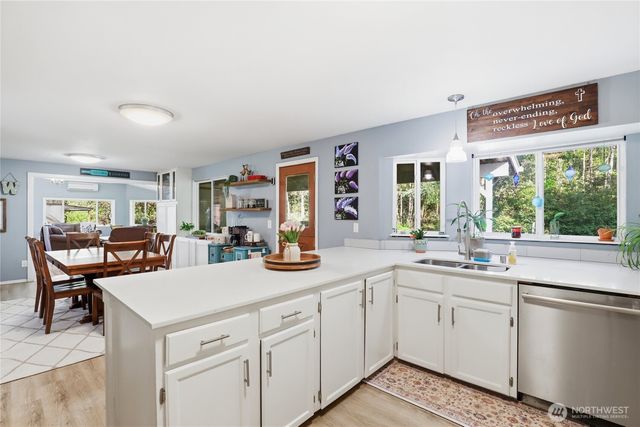 7684 Phillips Road SE, Port Orchard, WA 98367