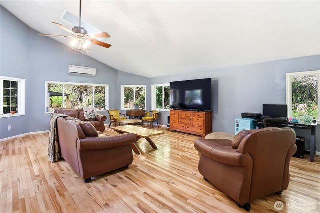7684 Phillips Road SE, Port Orchard, WA 98367
