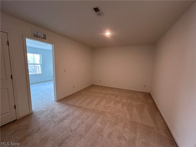 5076 Shepherds Glen, Willoughby, OH 44094