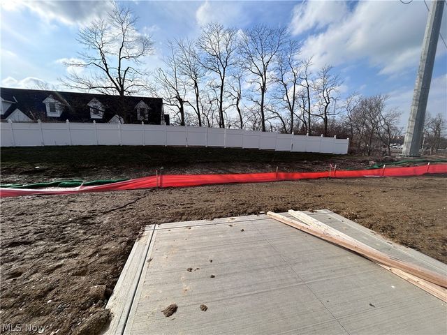 5076 Shepherds Glen, Willoughby, OH 44094