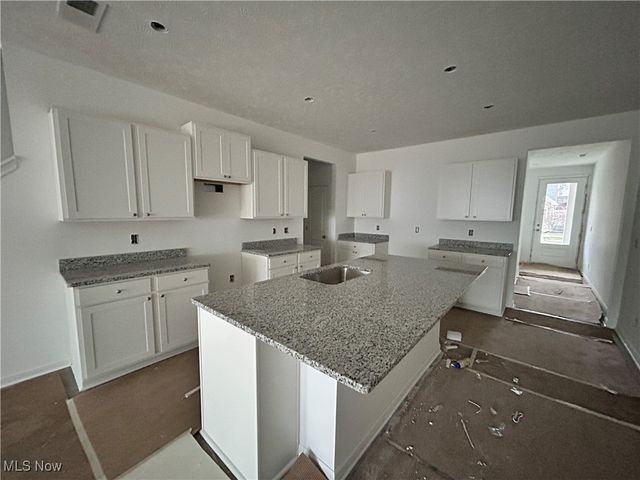 5076 Shepherds Glen, Willoughby, OH 44094