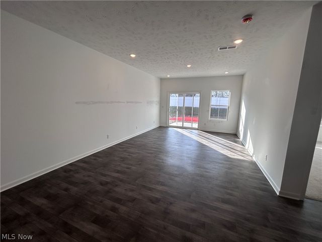 5076 Shepherds Glen, Willoughby, OH 44094