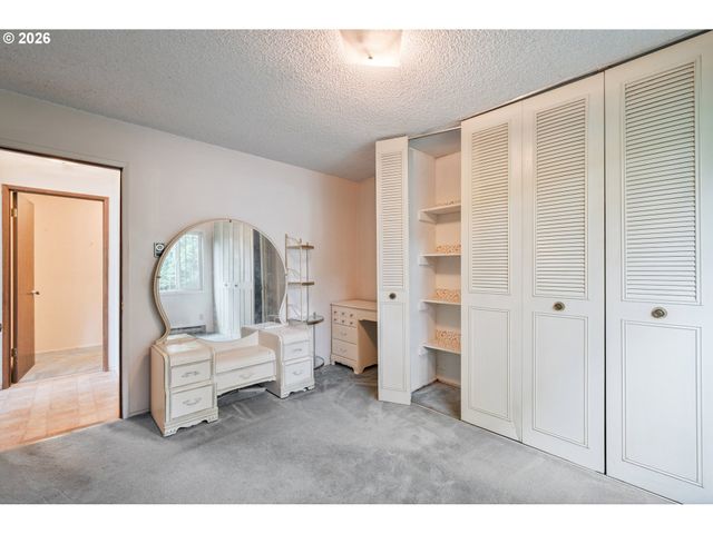 3257 PINE St, Longview, WA 98632