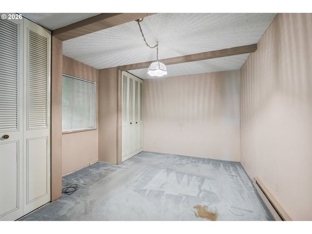 3257 PINE St, Longview, WA 98632