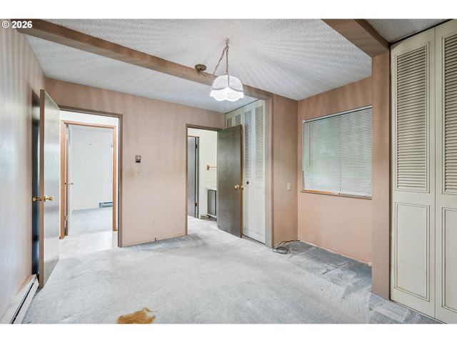 3257 PINE St, Longview, WA 98632