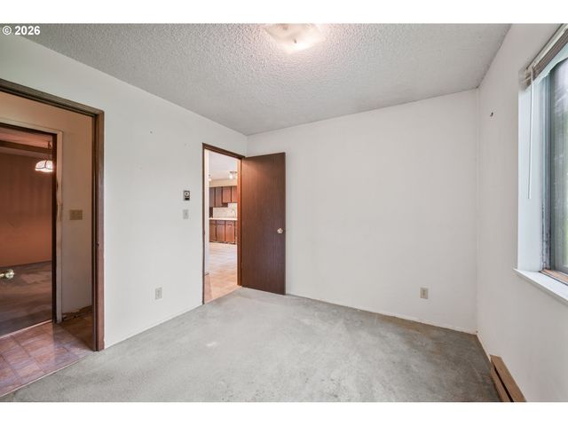 3257 PINE St, Longview, WA 98632